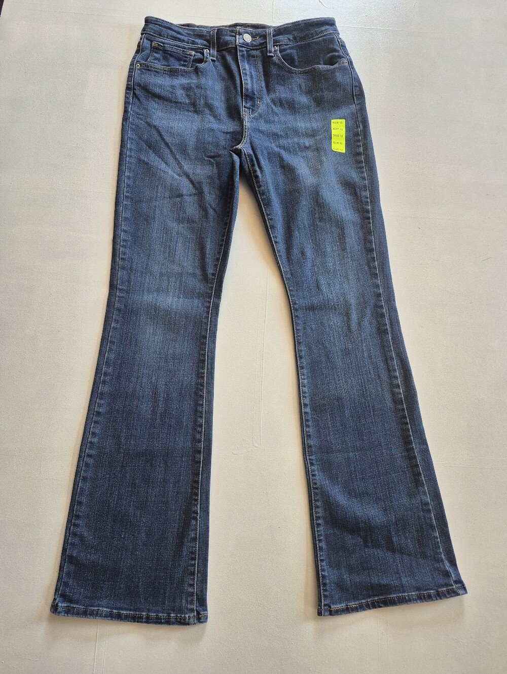 Levis 725 HighRise Bootcut Jeans Womens Size 31 Medium Wash Stretch Denim